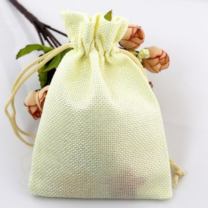 подаръчна торбичка цвят крем